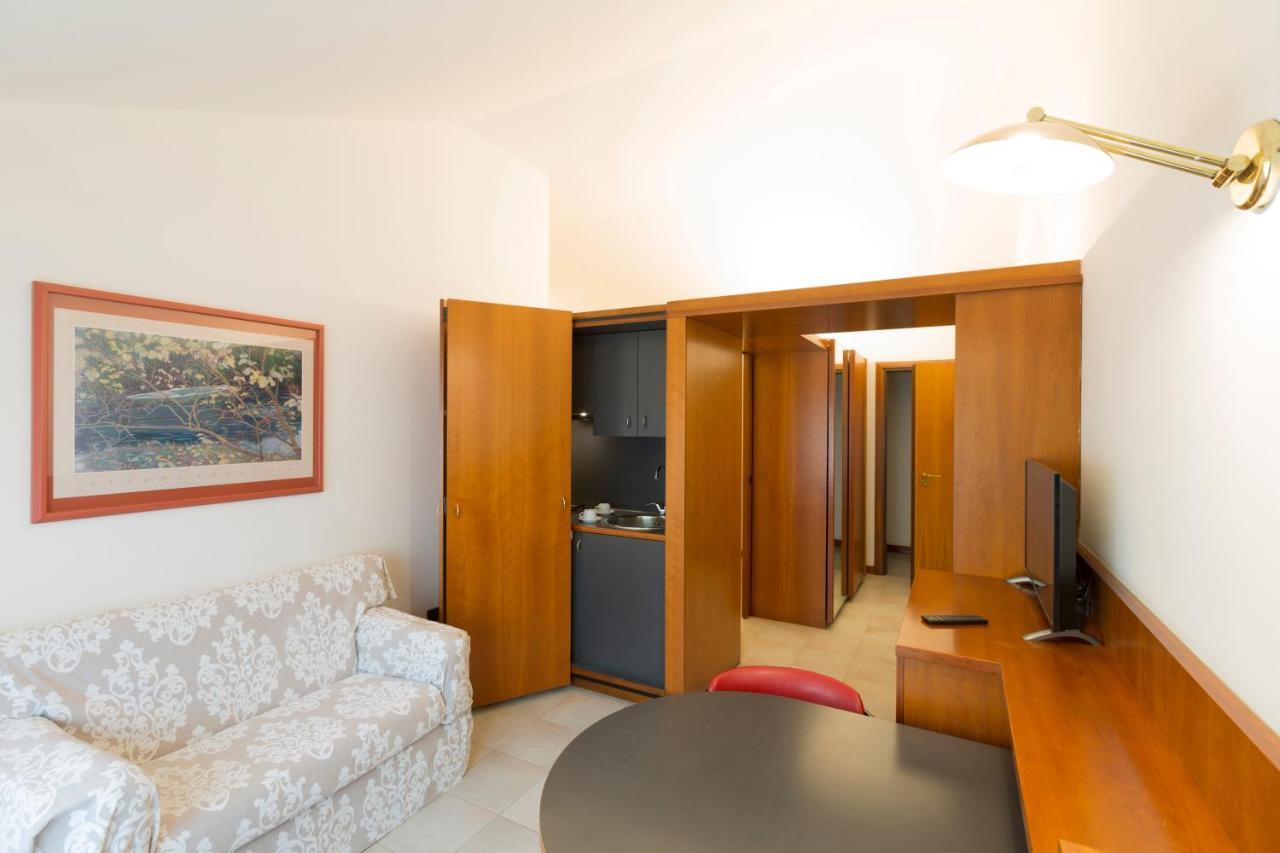 One-Bedroom Apartment,1138418698:JPEG