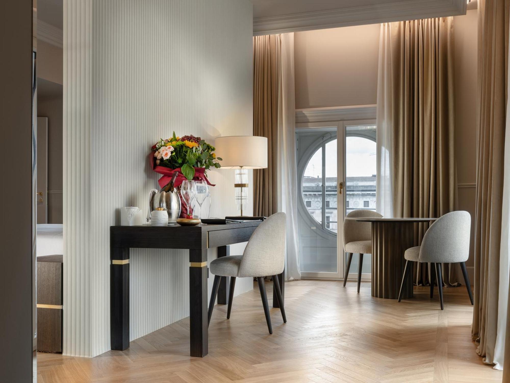 Corner Suite Duomo View