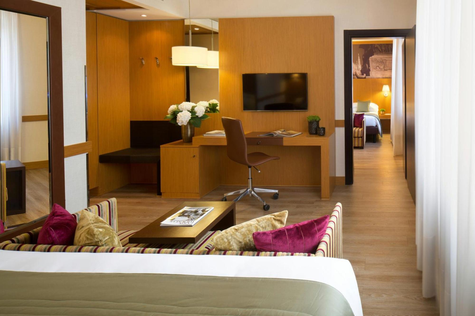 Family Room,1729993752:JPEG