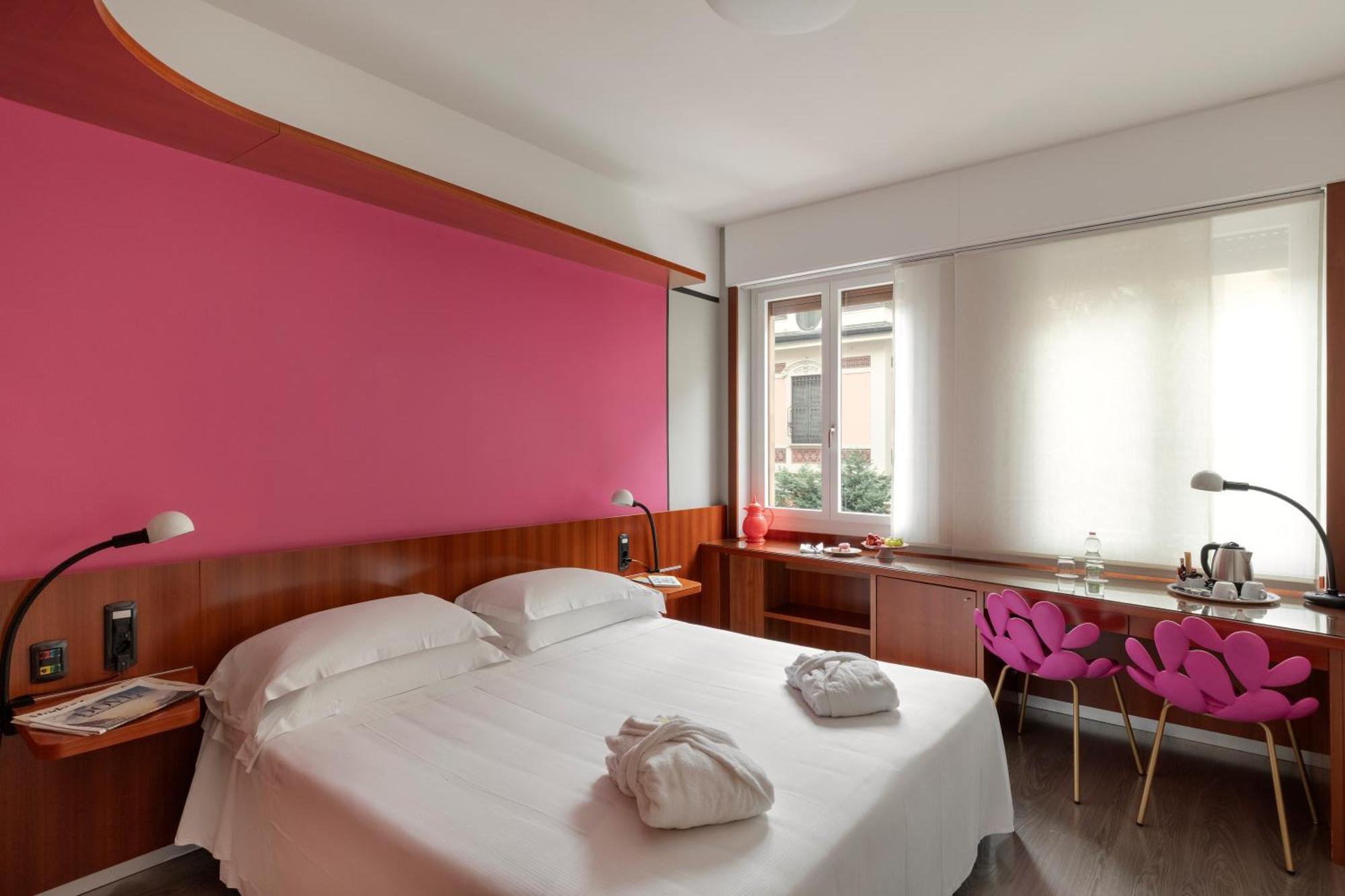Superior Double or Twin Room,1765157645:JPEG