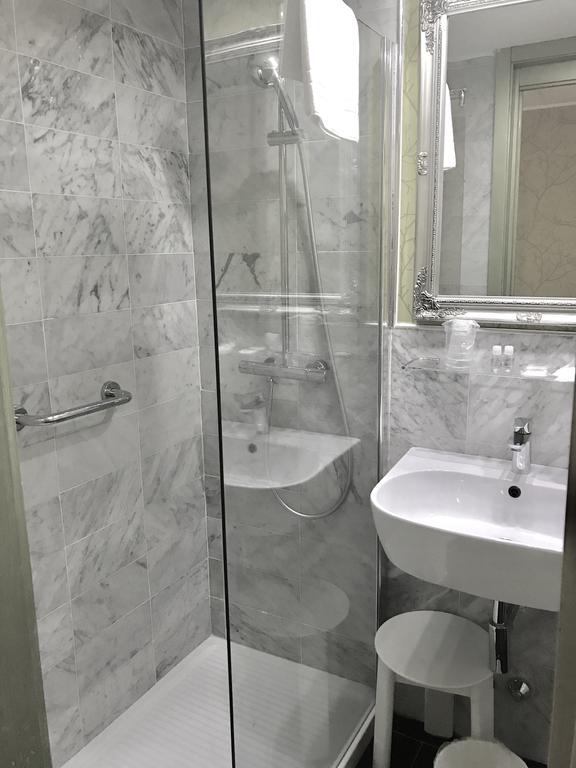 Habitación Doble con cama doble pequeña