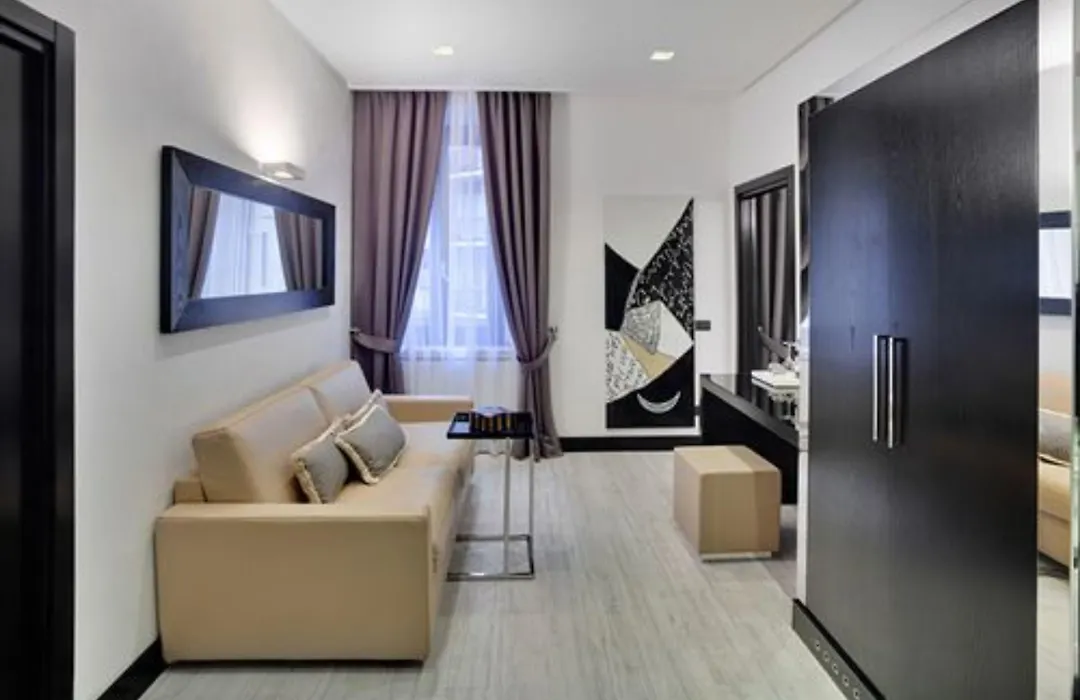Lhp Hotel Napoleon-1